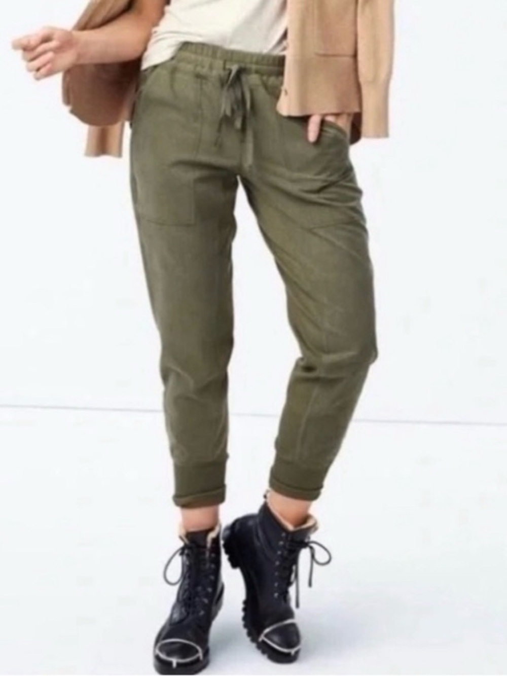 Cabi Olive‎ Green Marathon Joggers Large 3747 Casual Neutral Chic Travel Lounge